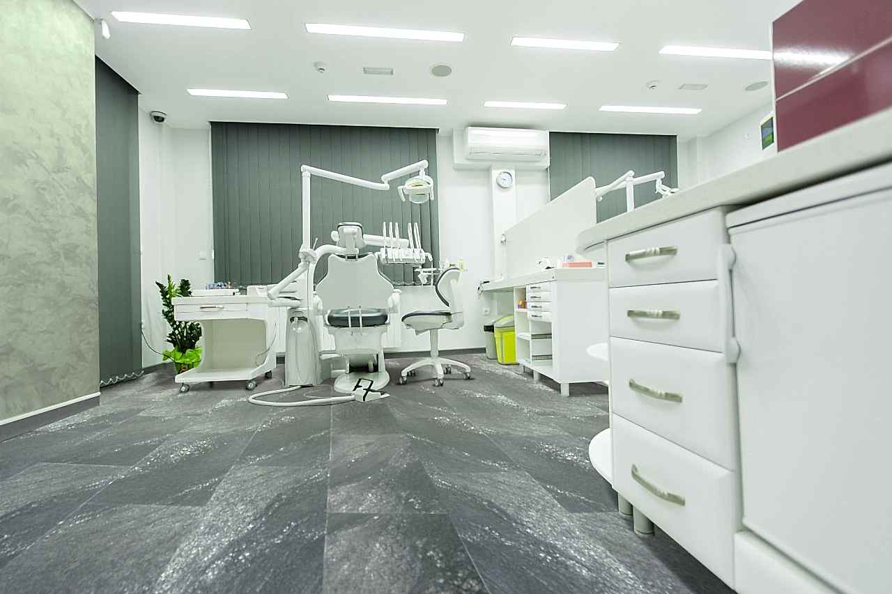 37701-polished-sandstone-grey-roomscene