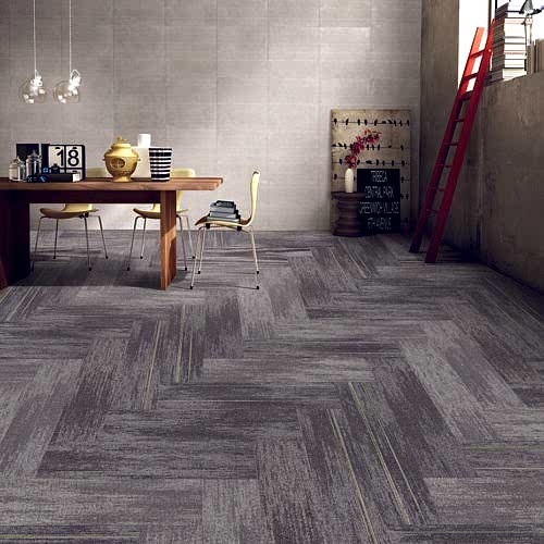 Kolay temizlenir karo halı Darwin 22 ıslak veya kuru temizliğe uygundur.