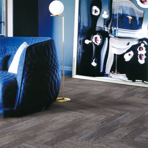 Darwin 23 karo halı, sıcak ve sessiz ofis alanları için vazgeçilmezdir.