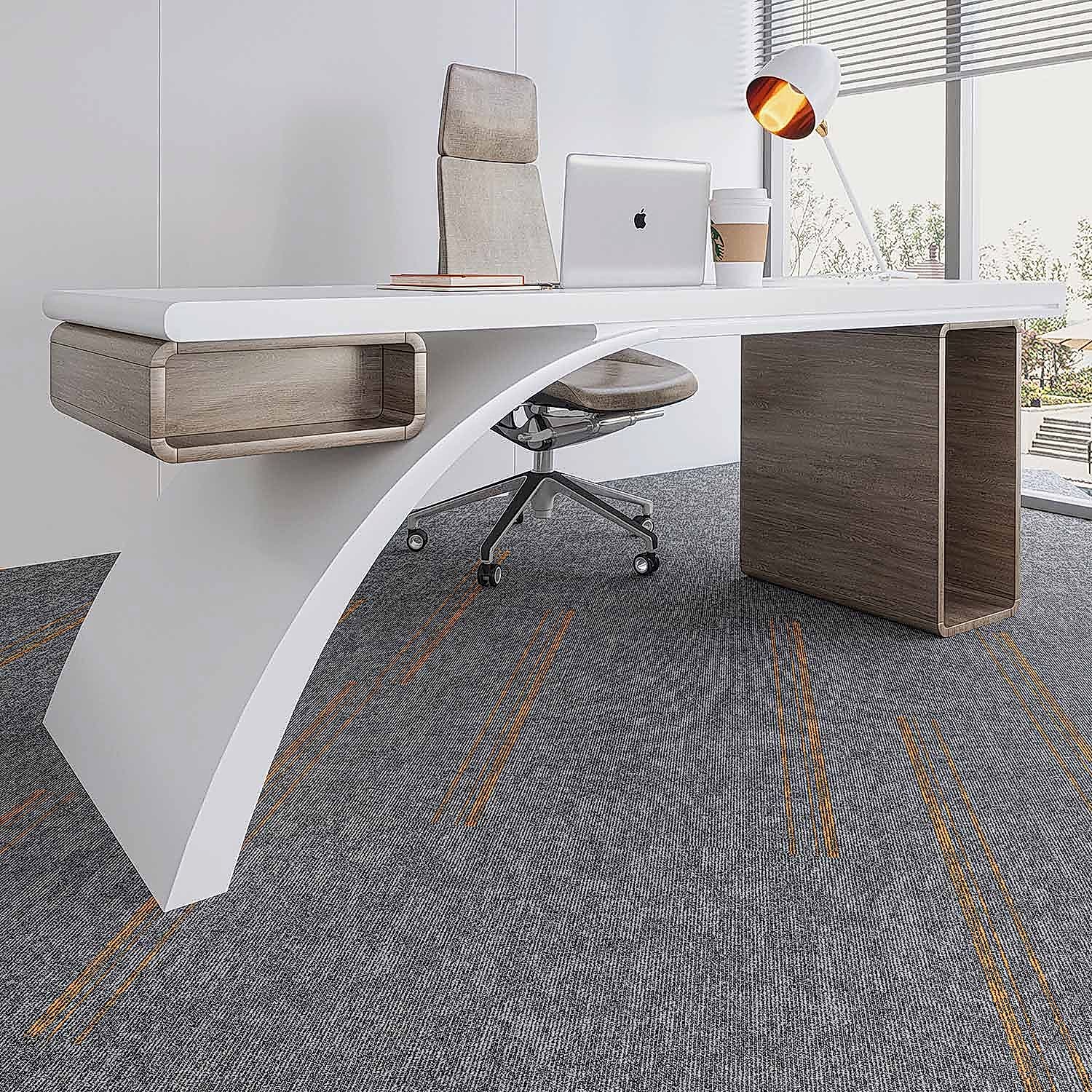 Matisse 2105 kolay temizlenebilir karo halı olmasıyla pratik kullanım sunar.