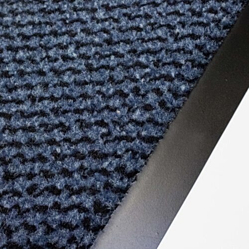 Mavi paspas, kolay süpürülebilir yapısıyla uzun süre temiz kalır.